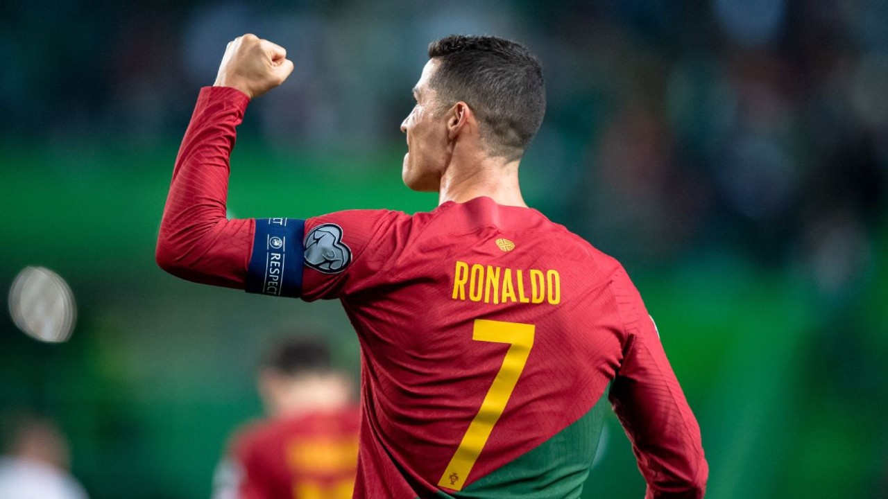 Cristiano Ronaldo’s Advertising Contracts: The Business Behind the Football Icon