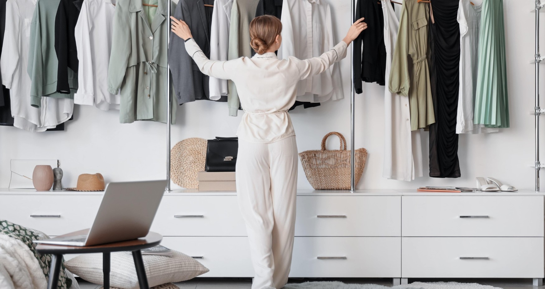 A Guide To Building A Capsule Wardrobe That Makes You Feel Confident
